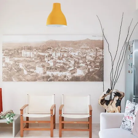 Large Near The Seaside Boulevard Lungomare アパート Vlorë