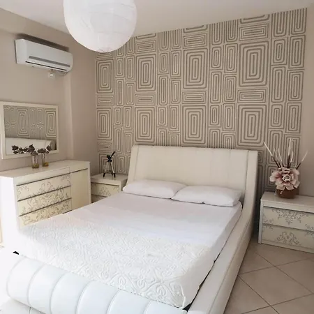Апартаменты Large Near The Seaside Boulevard Lungomare