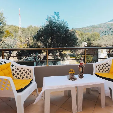 Large Near The Seaside Boulevard Lungomare Apartment Vlore